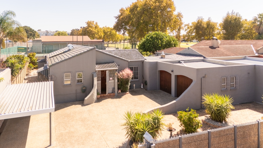 3 Bedroom Property for Sale in Arauna Western Cape